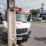 Um homem sequestrou uma ambulância e foi baleado pela Polícia Militar após perseguição