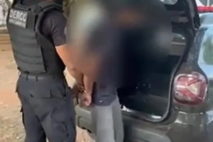 Homem é preso após estuprar a filha de 9 anos e oferecê-la a homens na web