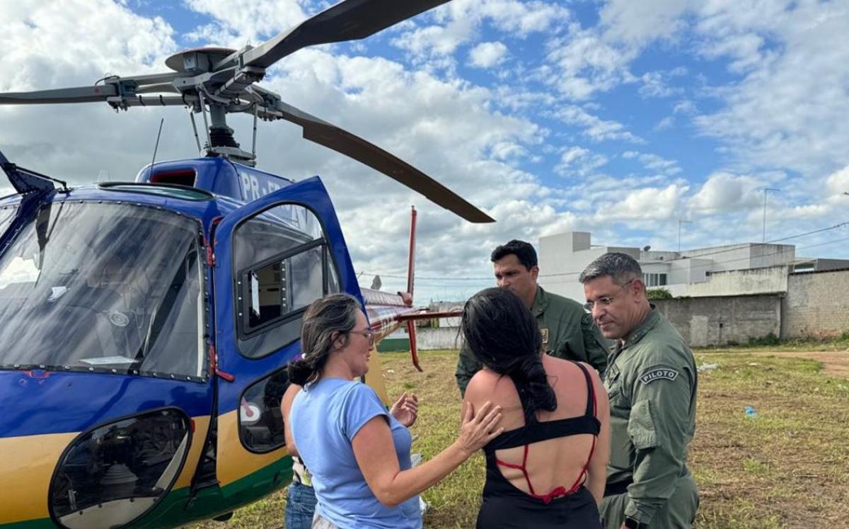 Jovem é resgatada após cair e bater a cabeça em cachoeira do Campo do Brito Jovem é resgatada após cair e bater a cabeça em cachoeira do Campo do Brito