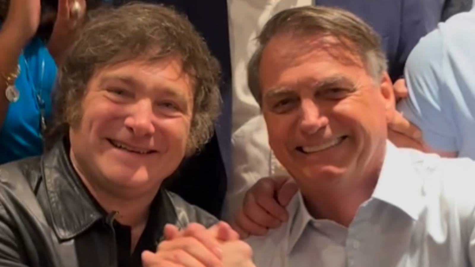 Javier Milei chega ao Brasil para participar de evento da Direita e é recepcionado por Bolsonaro Javier Milei chega ao Brasil para participar de evento da Direita e é recepcionado por Bolsonaro