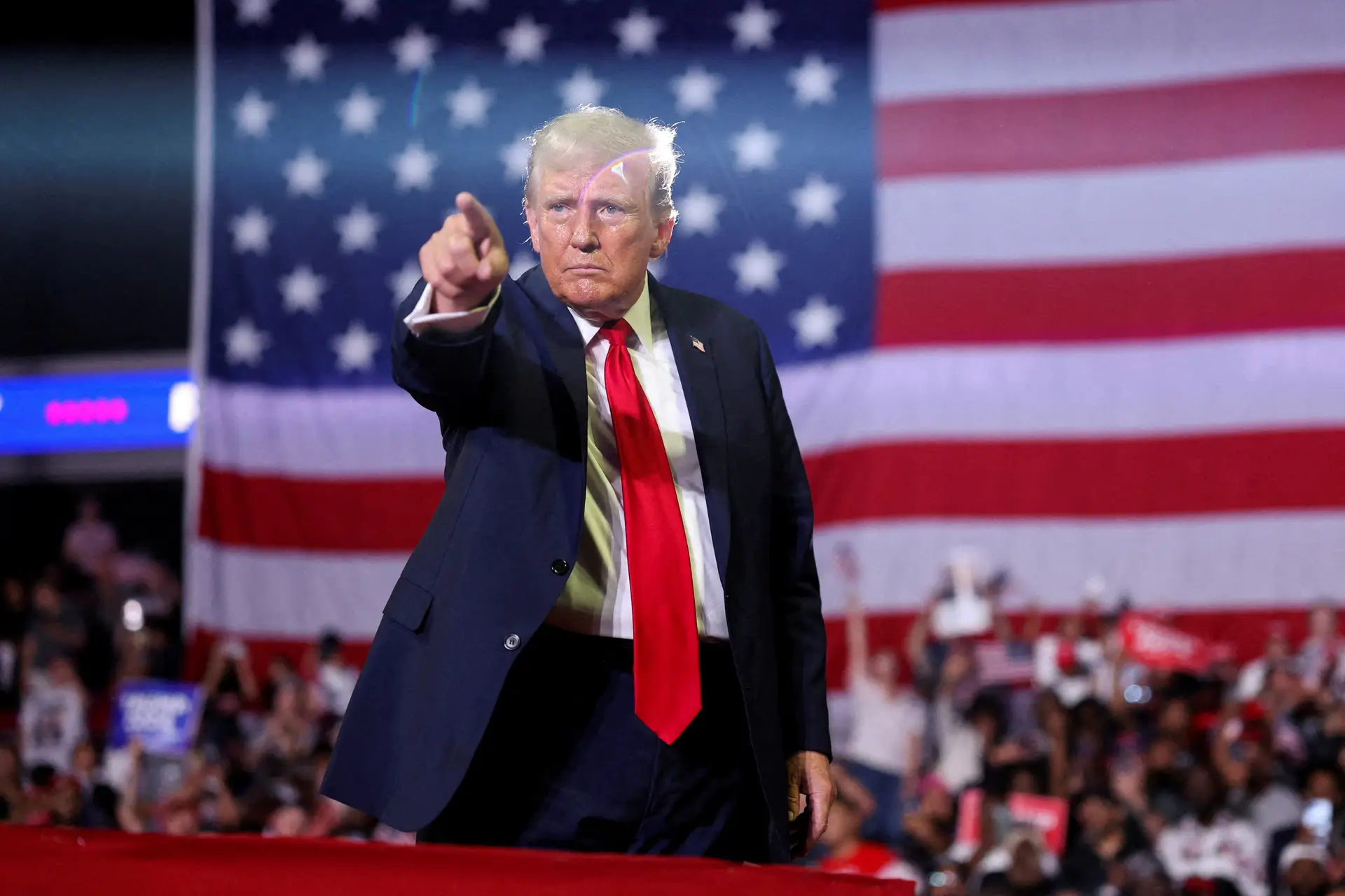 Por decisão da Suprema Corte dos EUA, Trump pode ter direito á imunidade Por decisão da Suprema Corte dos EUA, Trump pode ter direito á imunidade