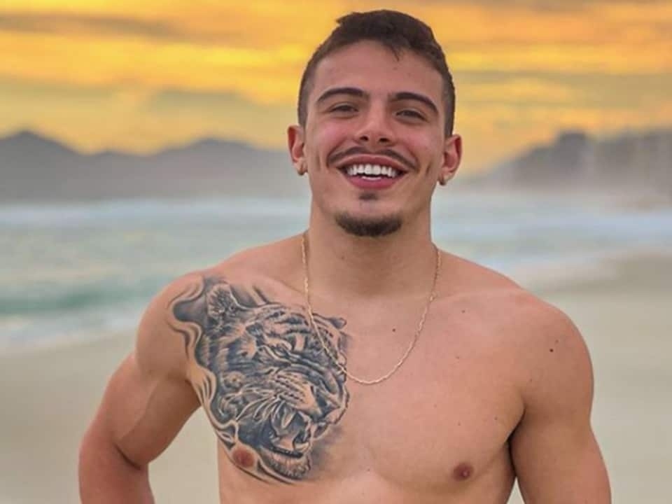 Thomaz Costa larga Onlyfans e confessa nova conversão Thomaz Costa larga Onlyfans e confessa nova conversão