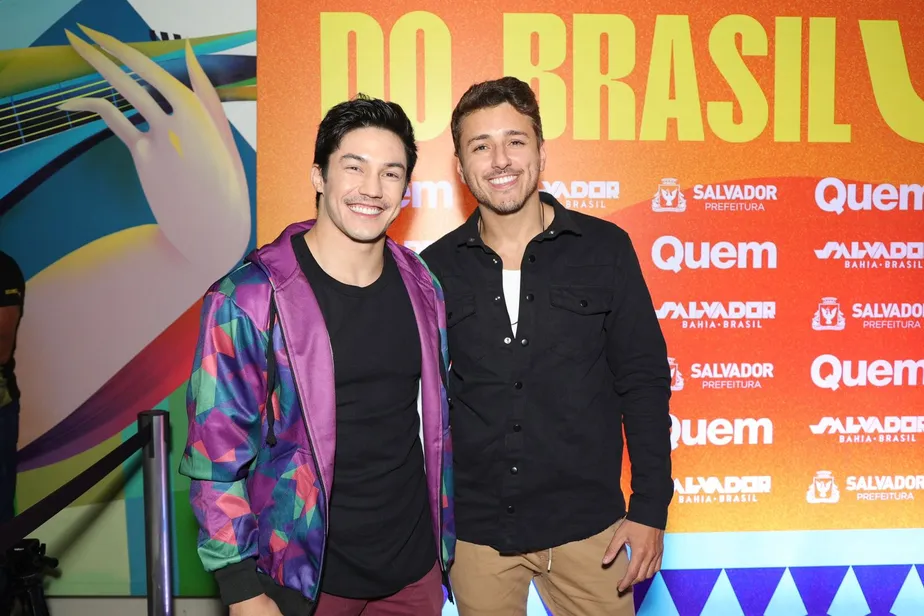 Namorado do ginasta Arthur Nory vai a Paris torcer pelo amado Namorado do ginasta Arthur Nory vai a Paris torcer pelo amado