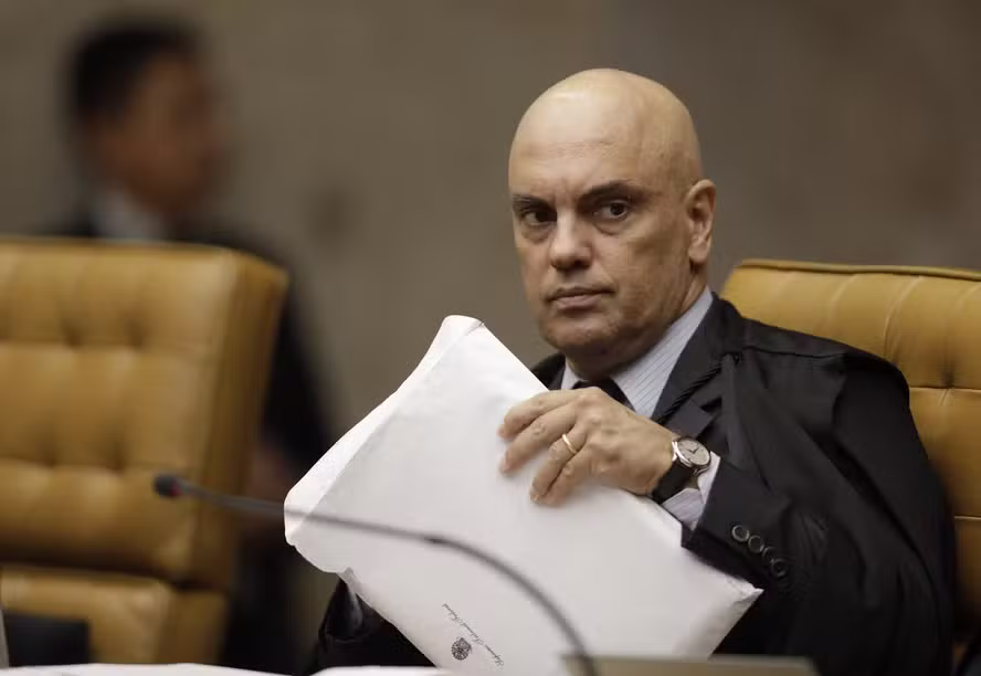 Senadores solicitam impeachment de Alexandre de Moraes