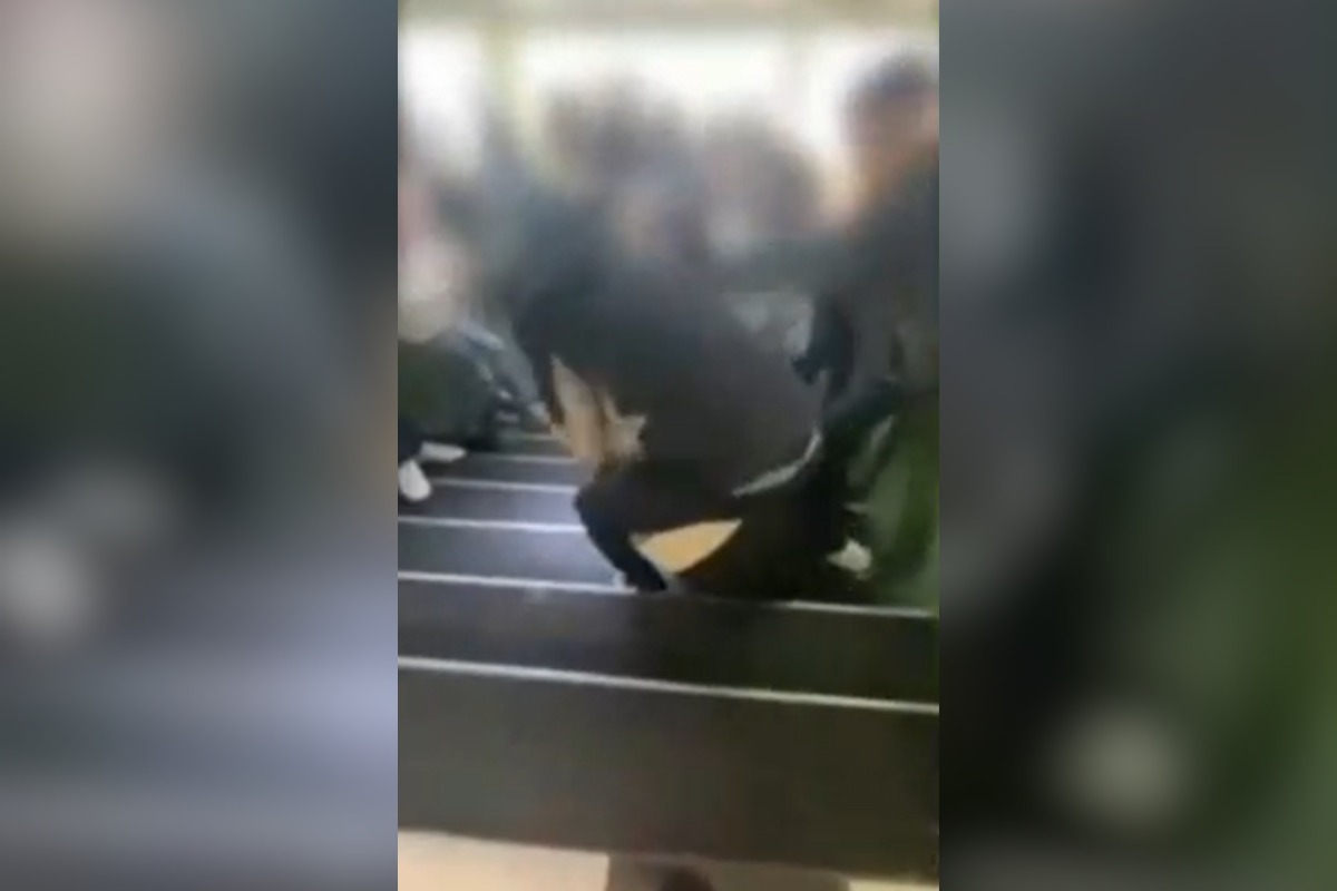 Adolescente é agredido em confusão por causa de cigarro eletrônico