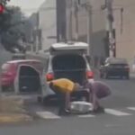 Caixão cai no meio da Avenida enquanto é transportado em carro funerário