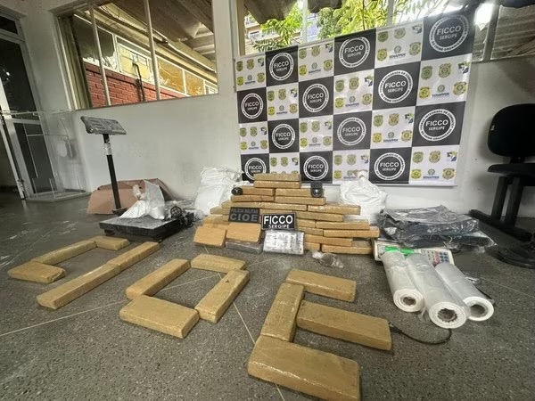 Laboratório de refinamento de cocaína é fechado pela polícia em condomínio da zona sul de Aracaju