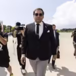 Ex-Deputado Norte-Americano, e filho de brasileiros, George Santos, declara-se culpado em acusações de fraude