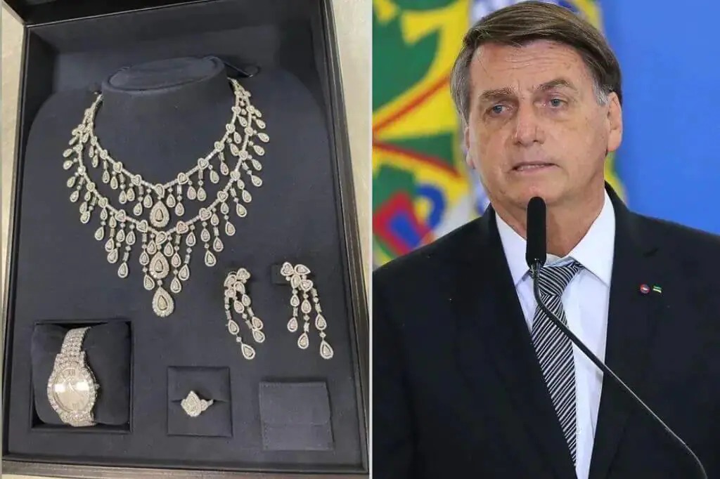 Ex-presidente Jair Bolsonaro afirma que irá leiloar e doar joias sauditas à Santa Casa onde foi atendido