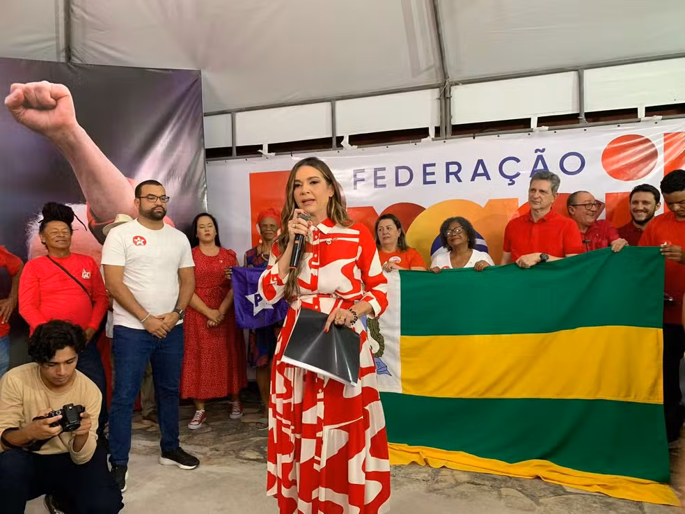 Candisse Carvalho oficializa sua candidatura à prefeitura de Aracaju