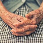 Idosa de 80 anos é agredida pelo filho em Aracaju