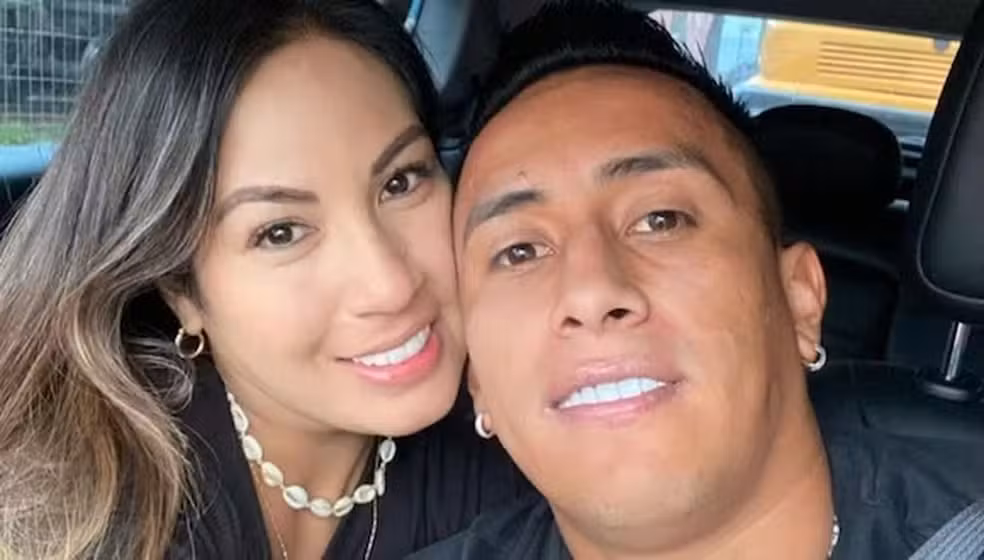 Imagens do jogador Christian Cueva agredindo sua ex-esposa em elevador são expostas Imagens do jogador Christian Cueva agredindo sua ex-esposa em elevador são expostas