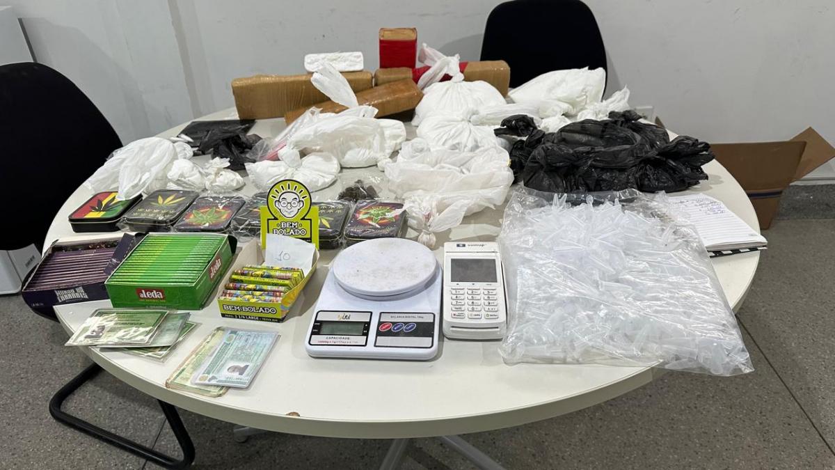 Casal é preso em flagrante suspeito de envolvimento com tráfico de drogas