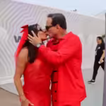 Gretchen e Esdras Souza renovam votos no Rock in Rio com Elvis de cerimonialista