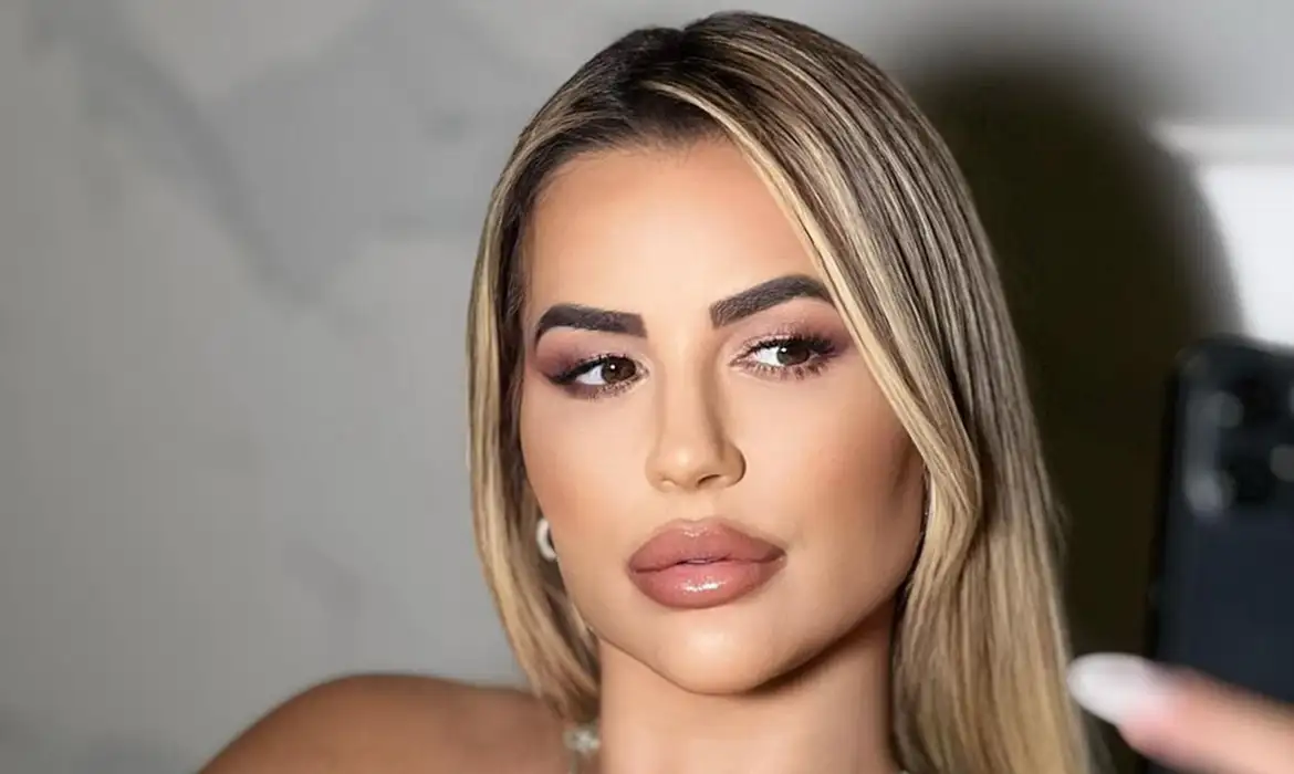 Deolane afirma em suas redes sociais: “Rica de novo. Muito rica!”