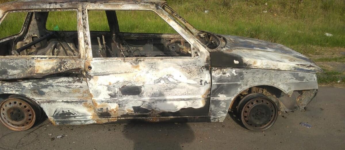 Corpo é encontrado carbonizado dentro de veículo em Canhoba Corpo é encontrado carbonizado dentro de veículo em Canhoba