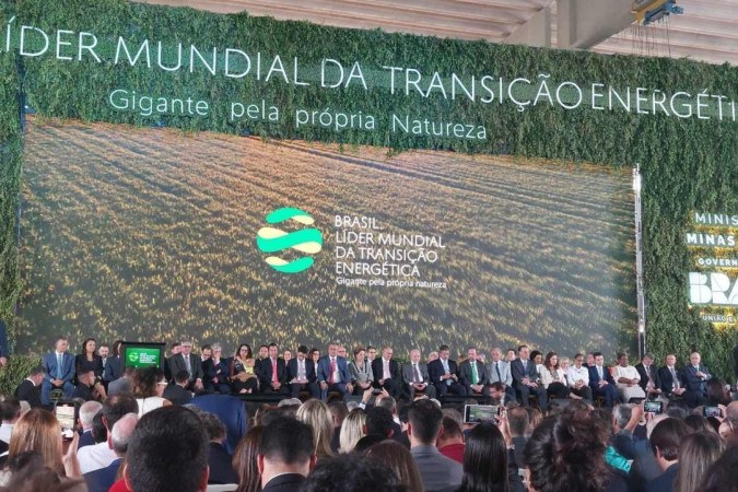 Lula sanciona lei do combustível do futuro durante feira de tecnologias sustentáveis em brasília Lula sanciona lei do combustível do futuro durante feira de tecnologias sustentáveis em brasília