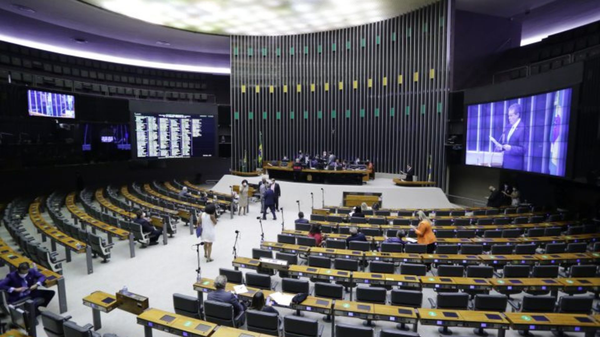 A Câmara dos Deputados aprova  PL que estabelece um cadastro nacional de pedófilos e agressores sexuais