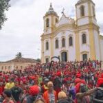 Neste domingo está acontecendo a tradicional festa do Lambe-sujo X Caboclinhos em Laranjeiras