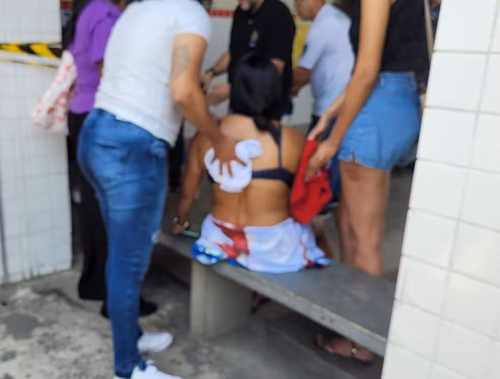 Morre homem que tentou contra a vida de sua ex-companheira em colégio eleitoral de Aracaju Morre homem que tentou contra a vida de sua ex-companheira em colégio eleitoral de Aracaju