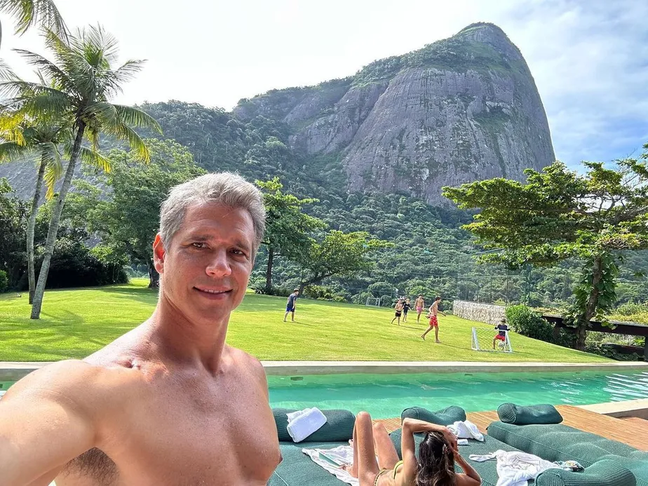 Ator e apresentador Márcio Garcia coloca a sua mansão à venda por R6 milhões Ator e apresentador Márcio Garcia coloca a sua mansão à venda por R6 milhões
