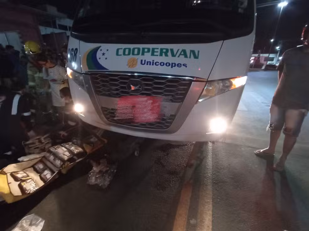 Motociclista morre após colidir com micro-ônibus em Lagarto Motociclista morre após colidir com micro-ônibus em Lagarto
