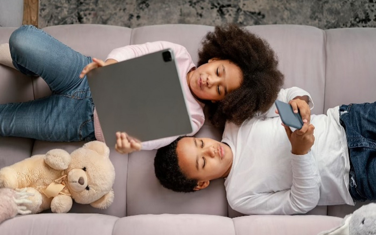 Em decisão inédita, Austrália aprova lei que proíbe menores de 16 anos de possuir perfis em redes sociais Em decisão inédita, Austrália aprova lei que proíbe menores de 16 anos de possuir perfis em redes sociais
