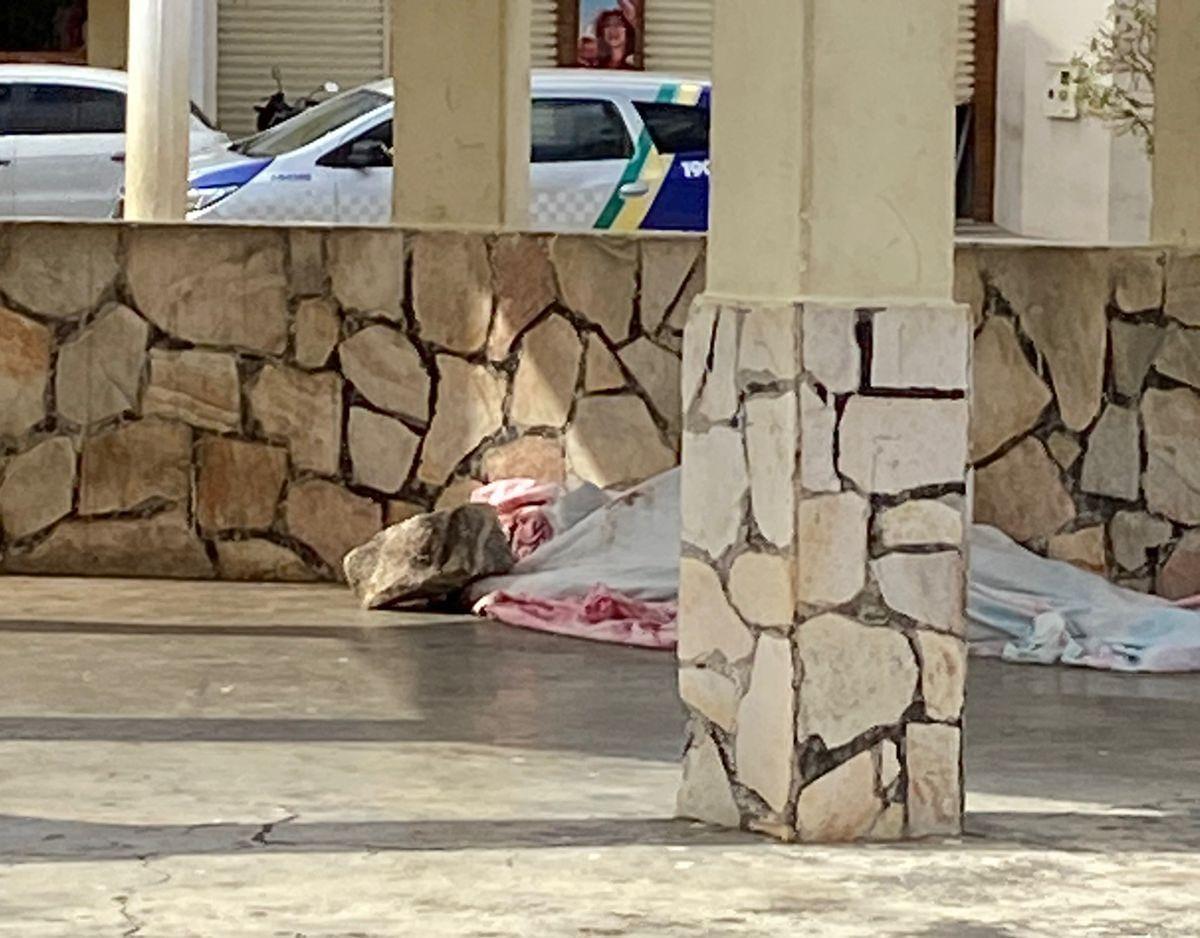 Homem é morto a pedradas em centro de Nossa Senhora da Glória Homem é morto a pedradas em centro de Nossa Senhora da Glória