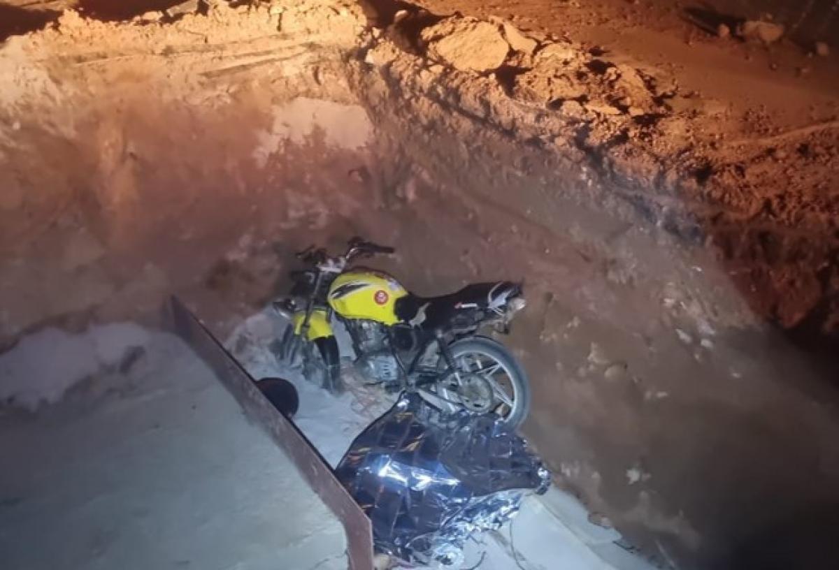Motociclista morre ao cair em buraco durante obra na Rodovia SE-220, em Aquidabã Motociclista morre ao cair em buraco durante obra na Rodovia SE-220, em Aquidabã