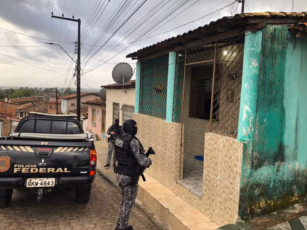 Trio é preso em operação de desarticulação de lavagem de dinheiro e tráfico de drogas