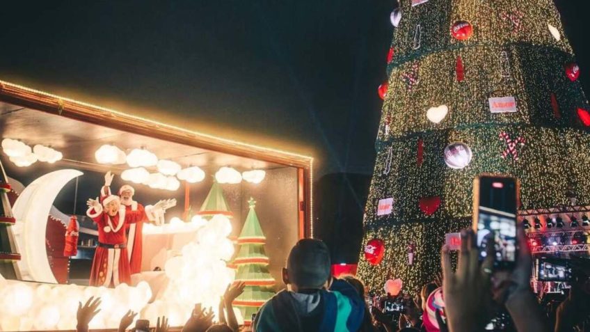 Caravana do Papai Noel é alvo de pedradas na Bahia