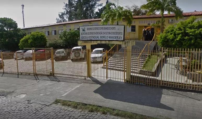 Estudante leva arma de fogo para escola e desfere tiro na cabeça de colega em Natal