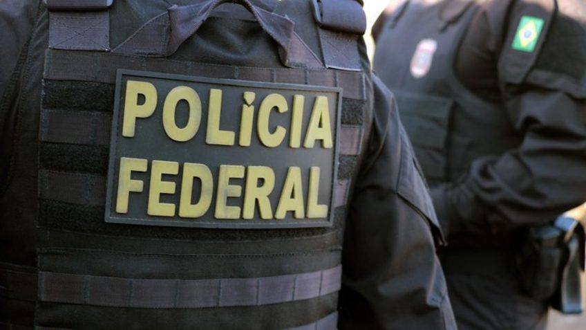 Homem é preso em flagrante estupro de vulnerável durante um voo da Azul Homem é preso em flagrante estupro de vulnerável durante um voo da Azul