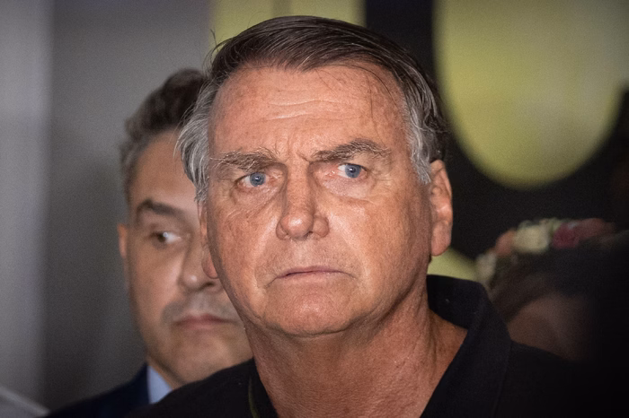 Impedido por Alexandre de Moraes, Michelle Bolsonaro representará seu marido na posse de Donald Trump Impedido por Alexandre de Moraes, Michelle Bolsonaro representará seu marido na posse de Donald Trump