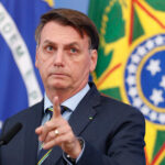 Bolsonaro afirma que “poderia fugir” do Brasil mesmo sem passaporte