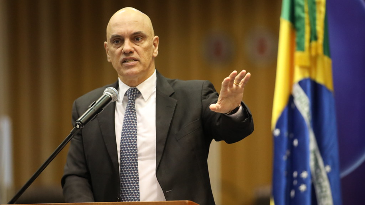 Moraes declara que redes sociais “só continuarão a operar [no Brasil] se respeitarem a legislação brasileira”