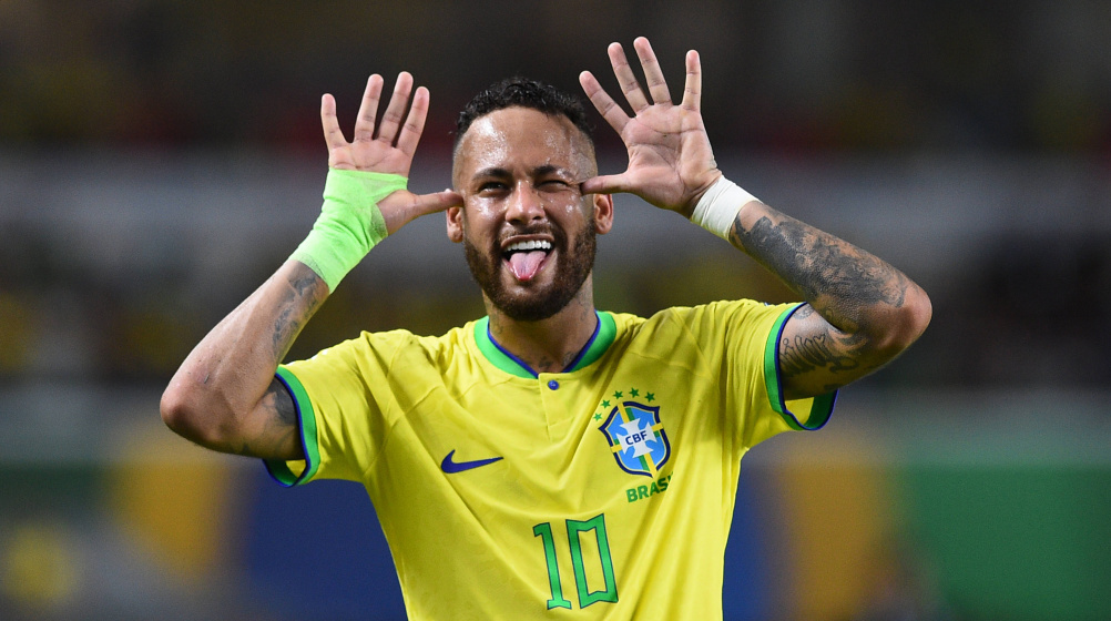 Neymar retorna ao Brasil para assumir a camisa 10 no Santos F.C