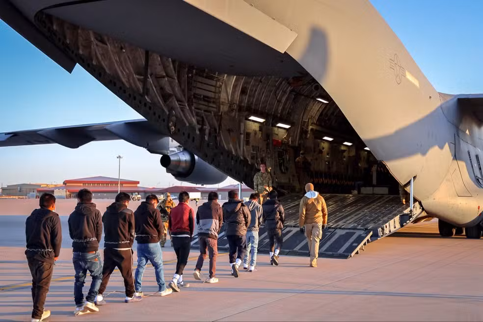 Primeira leva de deportados com destino ao Brasil após posse de Donald Trump chega nesta sexta-feira
