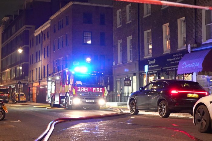 Grande Hotel de luxo, em Londres, foi devastado por incêndio Grande Hotel de luxo, em Londres, foi devastado por incêndio
