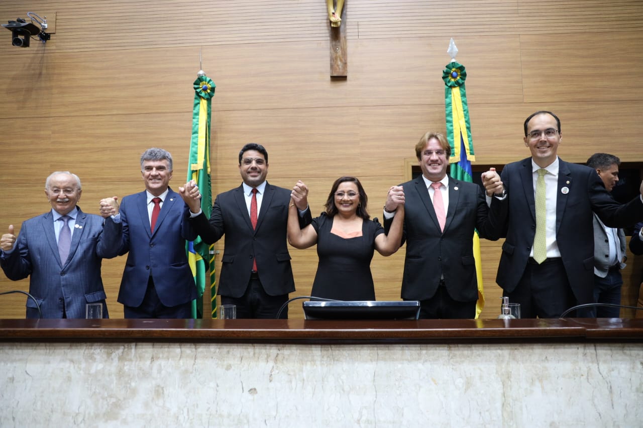 Deputados da Alese retornam às atividades com posse da nova mesa diretora da Assembleia