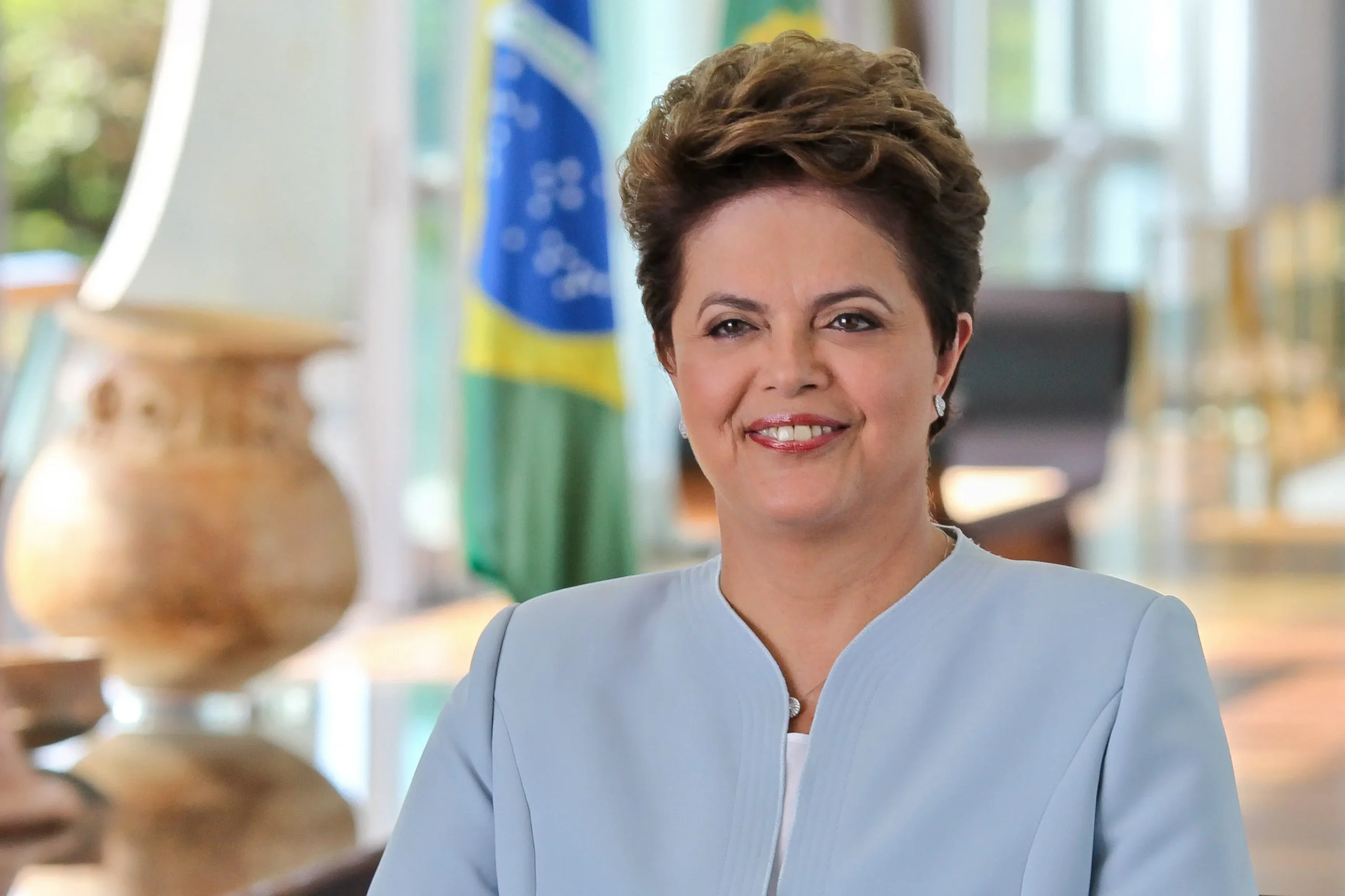 Dilma Rousseff é internada em hospital na China