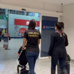Bebê vítima de tráfico internacional de pessoas retorna de Portugal para o Brasil