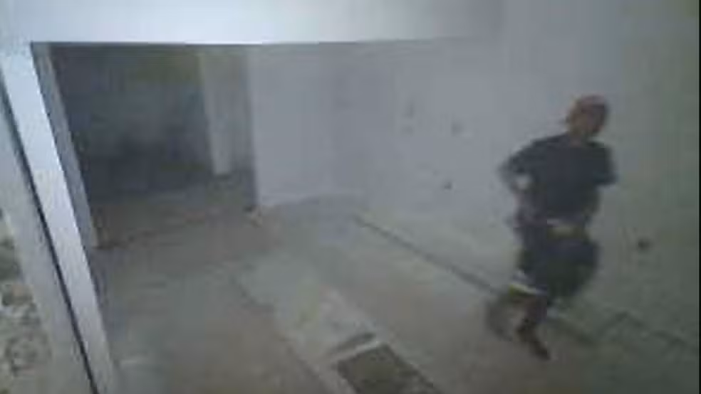 Pessoa em situação de rua é morta após invadir casa no RJ Pessoa em situação de rua é morta após invadir casa no RJ