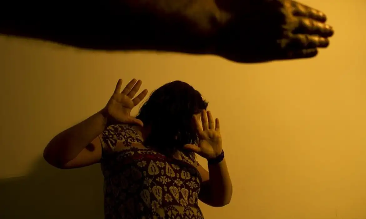 Três a cada dez mulheres alegam ter sofrido violência em um ano, aponta pesquisa Três a cada dez mulheres alegam ter sofrido violência em um ano, aponta pesquisa