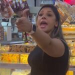 Mulher é condenada a dois anos de prisão após agredir e xingar casal gay