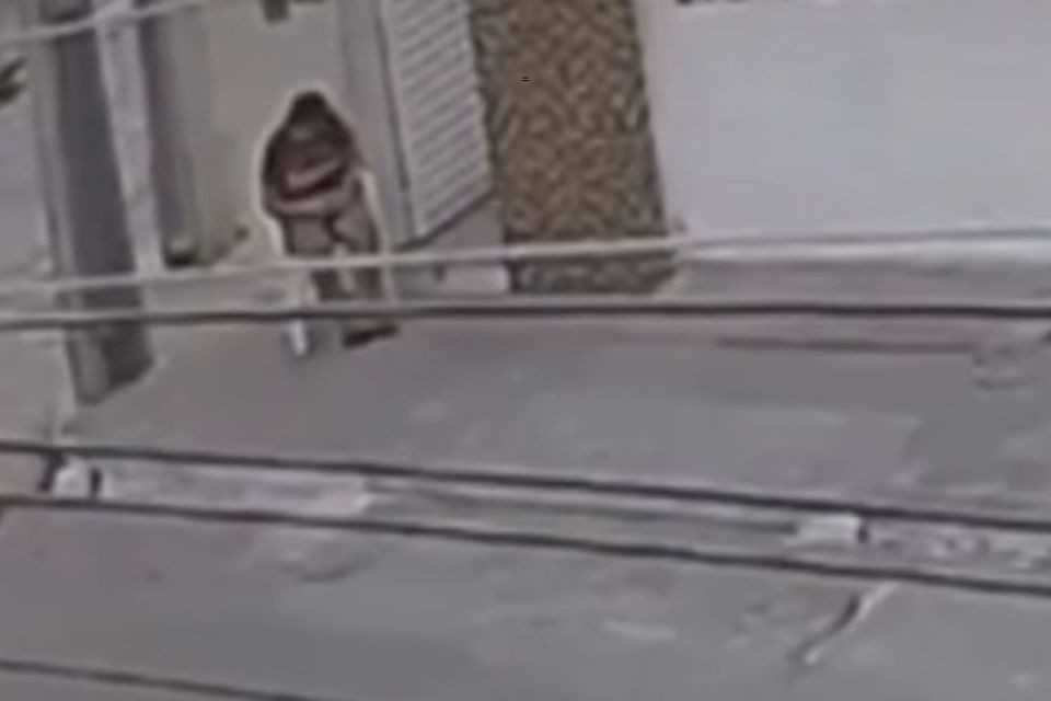 Mulher morre após ser atingida com desabamento de marquise em PE