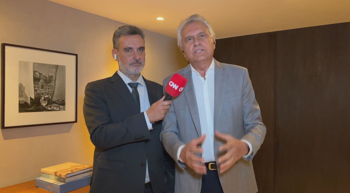 Caiado critica Governo Federal e diz que a administração está “derretendo” durante entrevista na BA