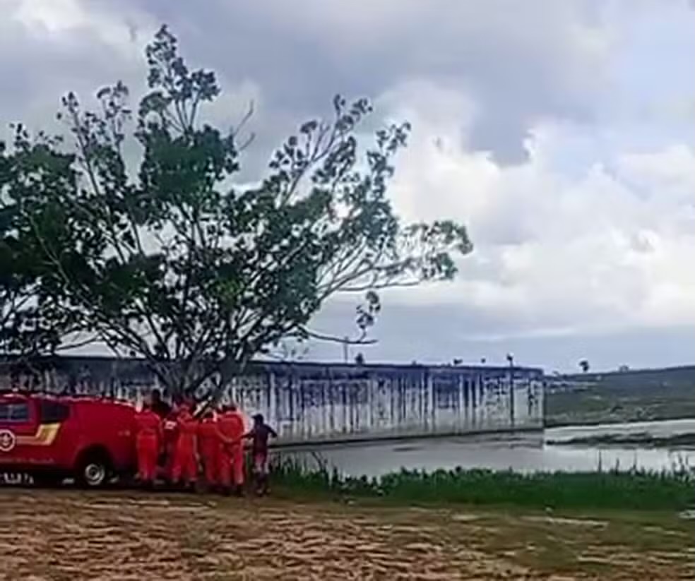 Homem morre afogado em Lagarto; E corpo de outro homem é encontrado queimado em São Cristóvão Homem morre afogado em Lagarto; E corpo de outro homem é encontrado queimado em São Cristóvão