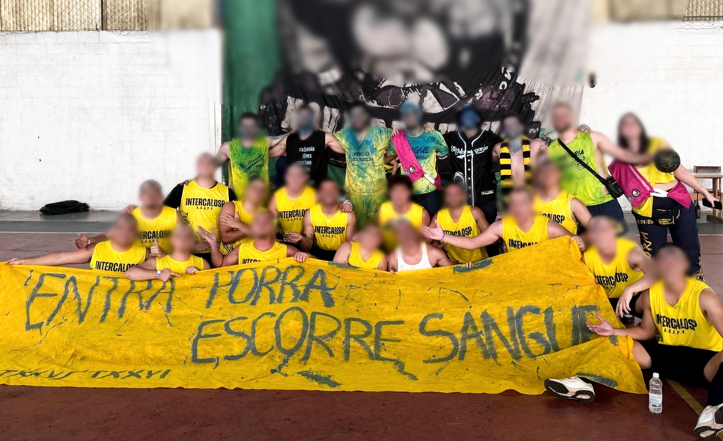 Alunos de medicina são expulsos da faculdade após utilizarem faixa com apologia ao estupro durante evento esportivo em SP