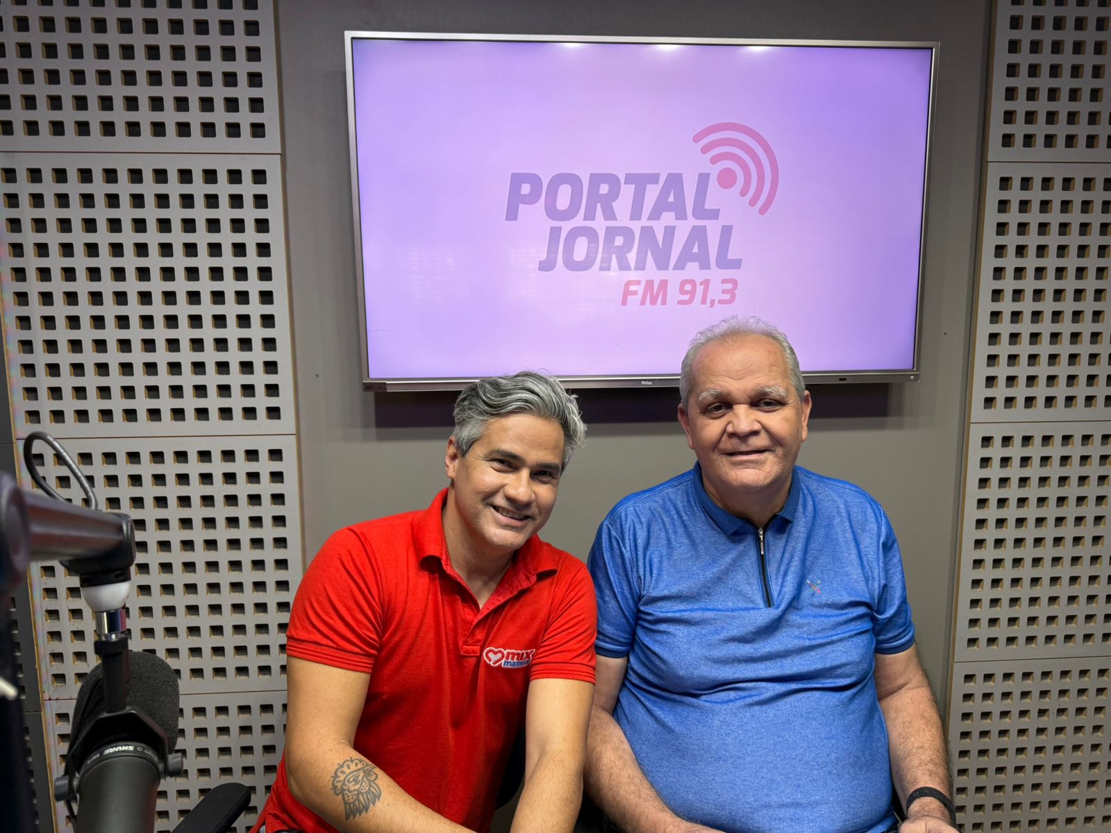 O apresentador Wilson tavares entrevista o embaixador do Mix mateus, Alberto Serra O apresentador Wilson tavares entrevista o embaixador do Mix mateus, Alberto Serra